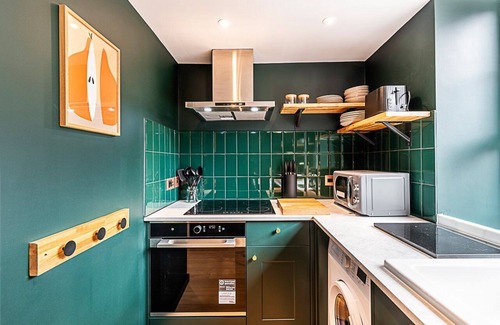Whitechapel Apartment | Eclectic and Retro Flat in Spitalfields