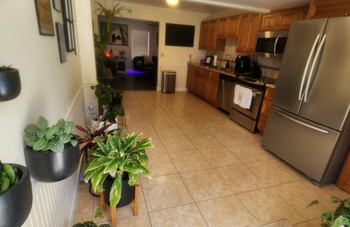 River Run House | Eclectic Bungalow, Charming 2-bdrm house in superb Fort Lauderdale with Pool