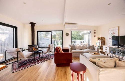 Blairgowrie House | Eclectic Cosy Bathhouse - Couples Retreat in Blair