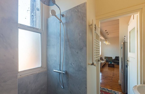 Asmali Mescit Apartment | Eclectic Home near Galata Tower in Beyoglu