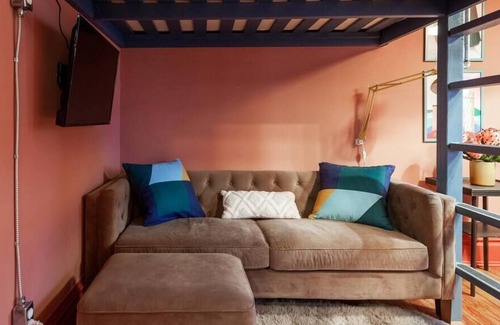 Rosedale House | Eclectic Home Stunning/Stylish in Downtown KC