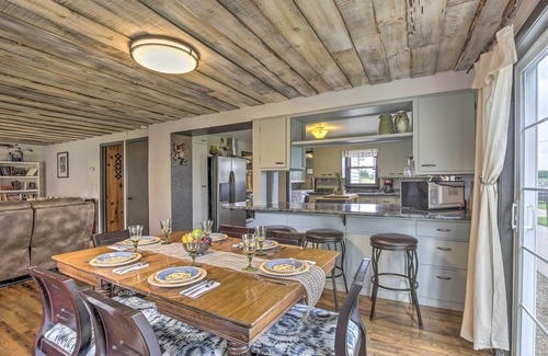Ladysmith House | Eclectic Ladysmith Hideaway: Hike and Hunt!