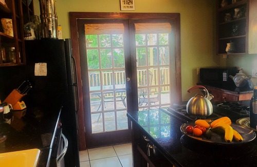 Tallahassee House | Eclectic Midtown home by Whole Foods near I-10