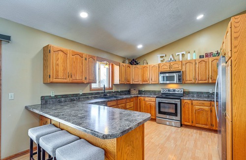 Cadott House | Eclectic & Spacious Cadott Getaway w/Water View