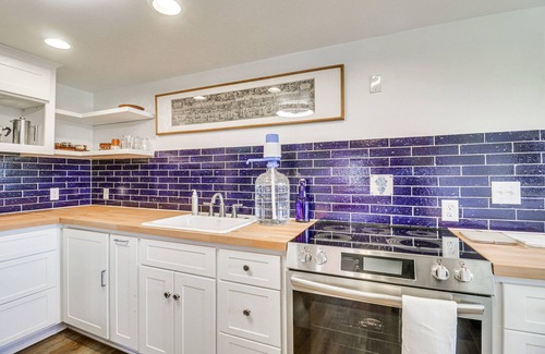 Staunton House | Eclectic Stone Cottage, Walk to Downtown Staunton!