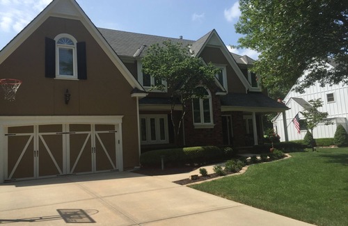 Leawood House | Eclipse Central Home in Kansas City Metro