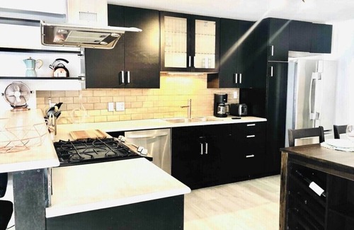 Okanagan-Similkameen Apartment | Eco-Chic Lakeview in the vines