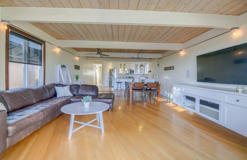 North Pacific Beach House | Eco-Friendly Mount Soledad Pad with Views and Heated Pool