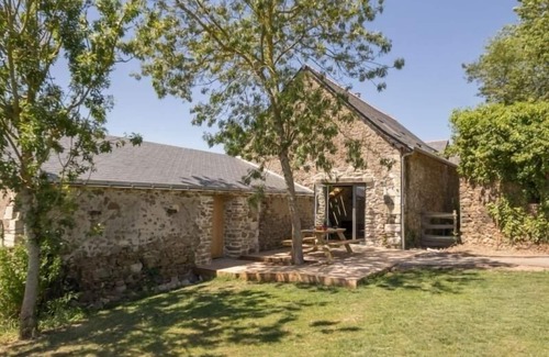 La Chapelle-Saint-Sauveur Cottage | Eco-Friendly Retreat with Saltwater Pool, Near Loire and Angers