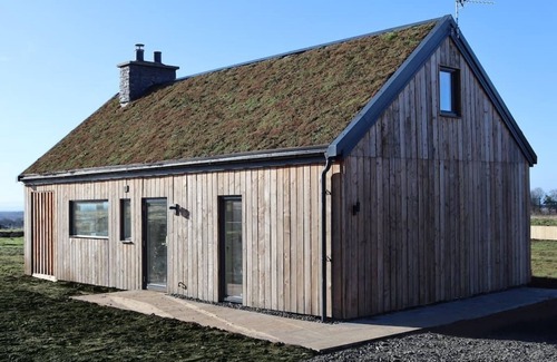 Leven House | Eco-Lodge with sea view Charleton Estate