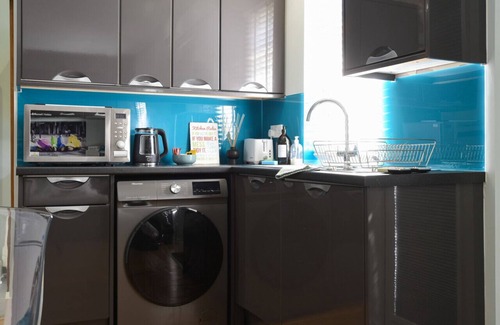 Portsmouth House | Eco-Lodge nr QA hospital - short term tenancy only