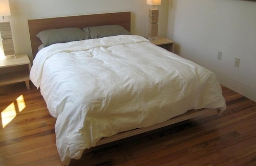 Petaluma House | Eco-Modern Getaway - the Decarli House