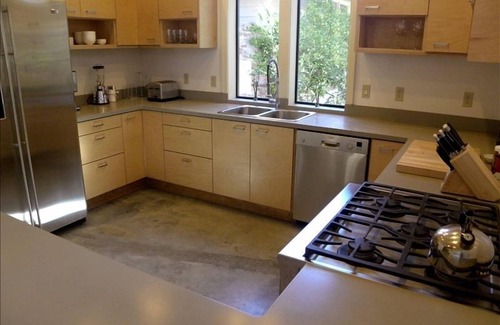 Petaluma House | Eco-Modern Getaway - the Decarli House