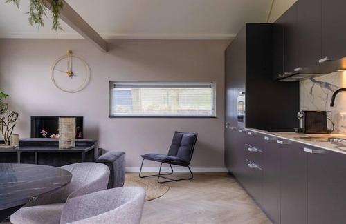 Oirschot House | Eco Villa in Latour by Scenic Pond