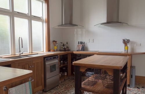 Christchurch City Centre Cabin | Eco Villa - in the heart of Christchurch