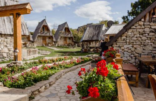 Poscenje Resort | Eco Village Nevidio