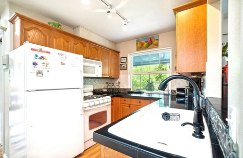 Cannon Beach House | Ecola Retreat - Beachcomber Vacation Homes