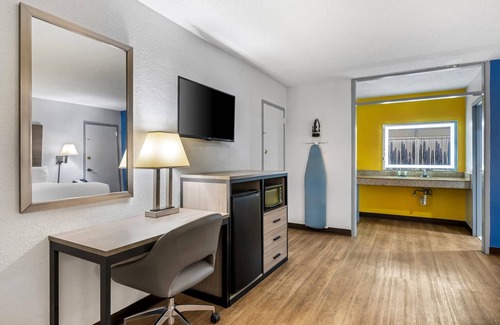 Carlsbad Hotel | Econo Lodge Carlsbad Caverns Area