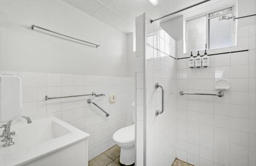 West Ballina Cabin | Econo Lodge Chaparral Motel Ballina