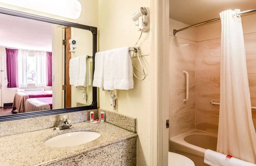 Christiansburg Hotel | Econo Lodge Christiansburg-Blacksburg I-81