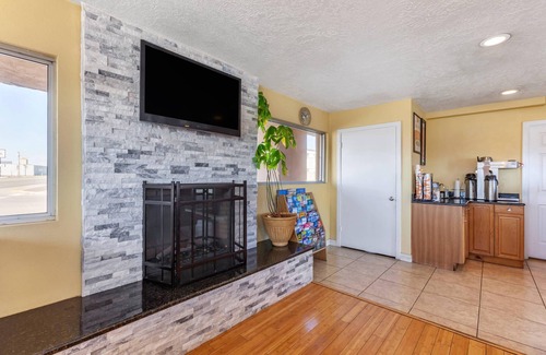 Clovis Hotel | Econo Lodge Clovis