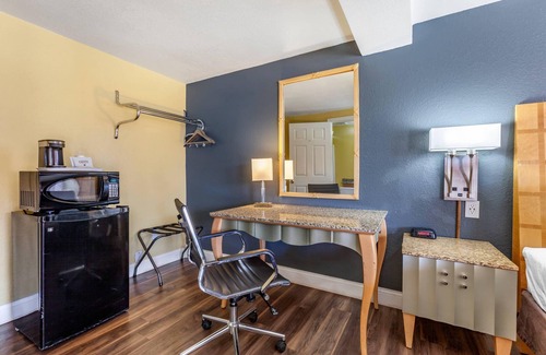 Clovis Hotel | Econo Lodge Clovis