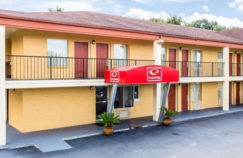 North Charleston Cabin | Econo Lodge Coliseum
