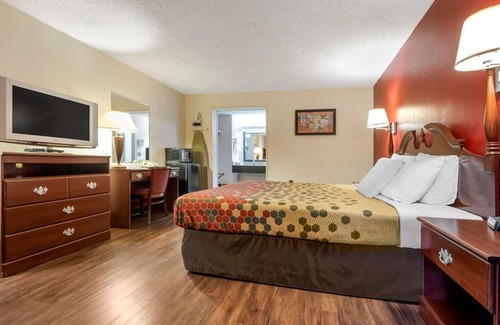 Cortland Hotel | Econo Lodge Cortland