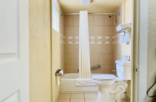 Amistad National Recreational Area Hotel | Econo Lodge Del Rio