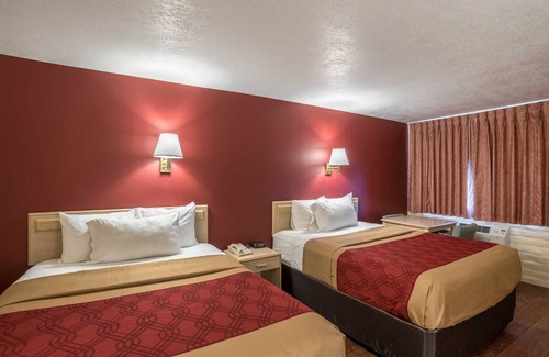 Holbrook Hotel | Econo Lodge I-40 exit 286 Holbrook