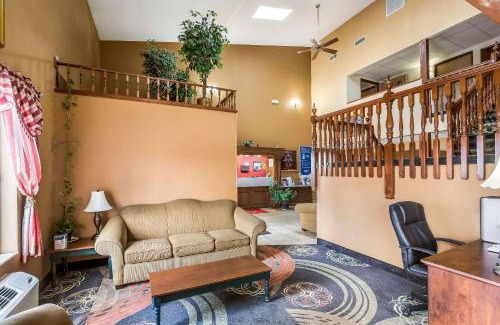 Fairview Heights Hotel | Econo Lodge Inn & Suites Fairview Heights St Louis