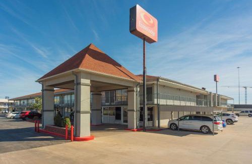 Central Oklahoma City Hotel | Econo Lodge Inn & Suites Near Bricktown