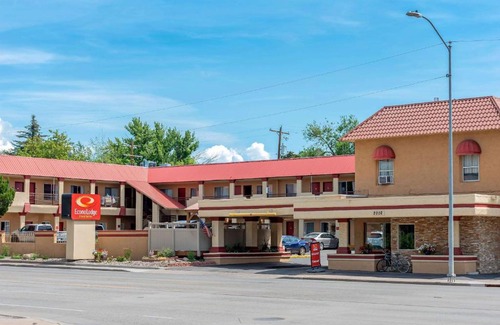 Durango Hotel | Econo Lodge Inn & Suites Durango