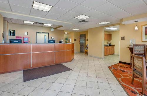 Des Moines Hotel | Econo Lodge Inn & Suites Fairgrounds