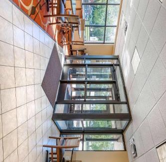 Des Moines Hotel | Econo Lodge Inn & Suites Fairgrounds
