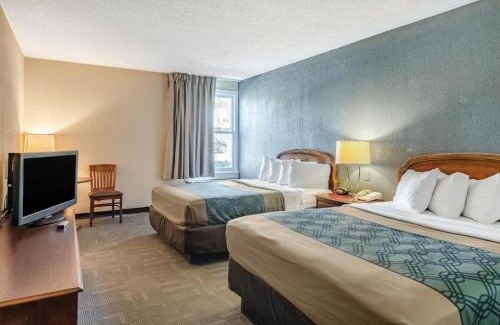 Radford Hotel | Econo Lodge Inn & Suites Radford-Blacksburg Area