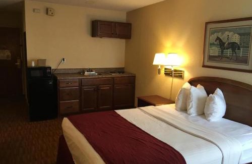 Radford Hotel | Econo Lodge Inn & Suites Radford-Blacksburg Area