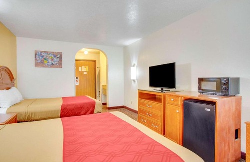 Princess Jeanne Hotel | Econo Lodge Inn & Suites Albuquerque East I-40 Eubank Exit