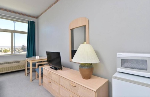 Jackpot Hotel | Econo Lodge Inn & Suites