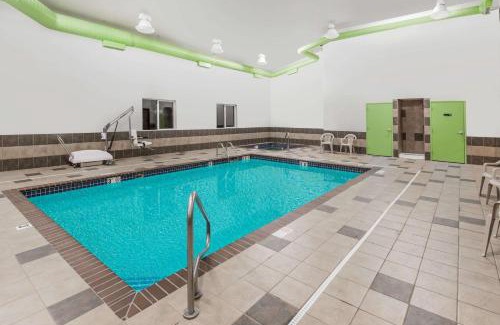 Yankton Hotel | Econo Lodge Inn & Suites