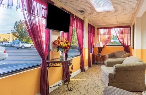 Laurel Hotel | Econo Lodge Laurel