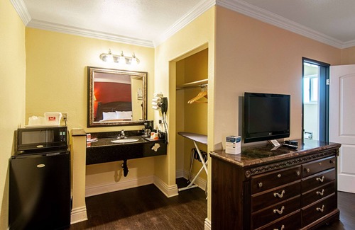 Circle Area Hotel | Econo Lodge Long Beach I-405
