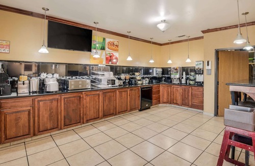 Lubbock Hotel | Econo Lodge Lubbock I-27