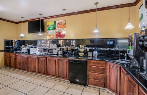 Lubbock Hotel | Econo Lodge Lubbock I-27