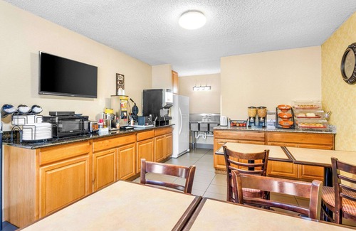 Lynchburg Hotel | Econo Lodge Lynchburg South