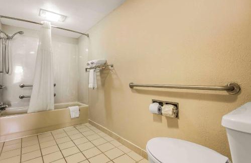 North Charleston Cabin | Econo Lodge North