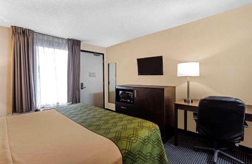 North Charleston Cabin | Econo Lodge North