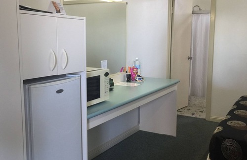 Bundaberg West Hotel | Econo Lodge Park Lane