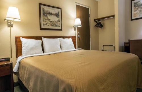 Princeton Cabin | Econo Lodge Princeton