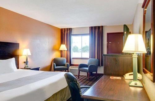 Sharon Cabin | Econo Lodge Sharon - Foxborough
